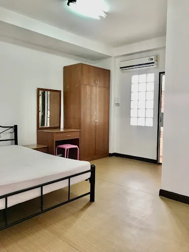 8 o'clock (Apartment) — 2