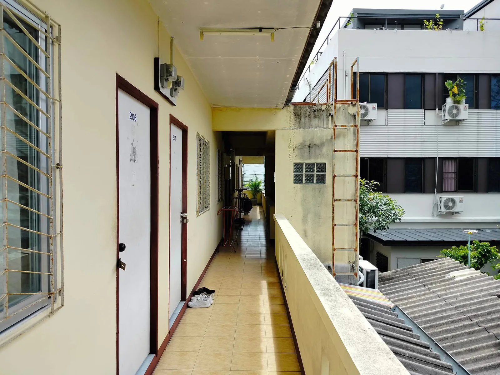 หอพักนนทกานต์ — 4