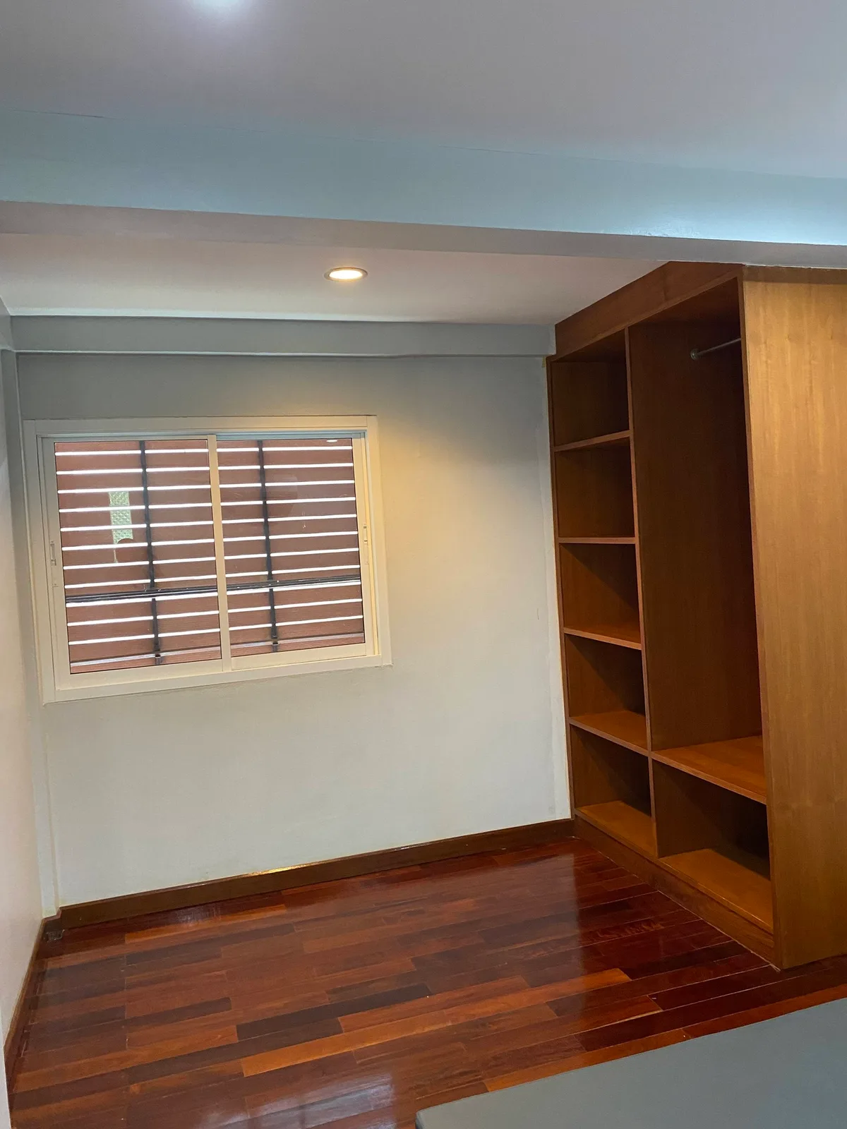 หอพัก 39/10 — 4