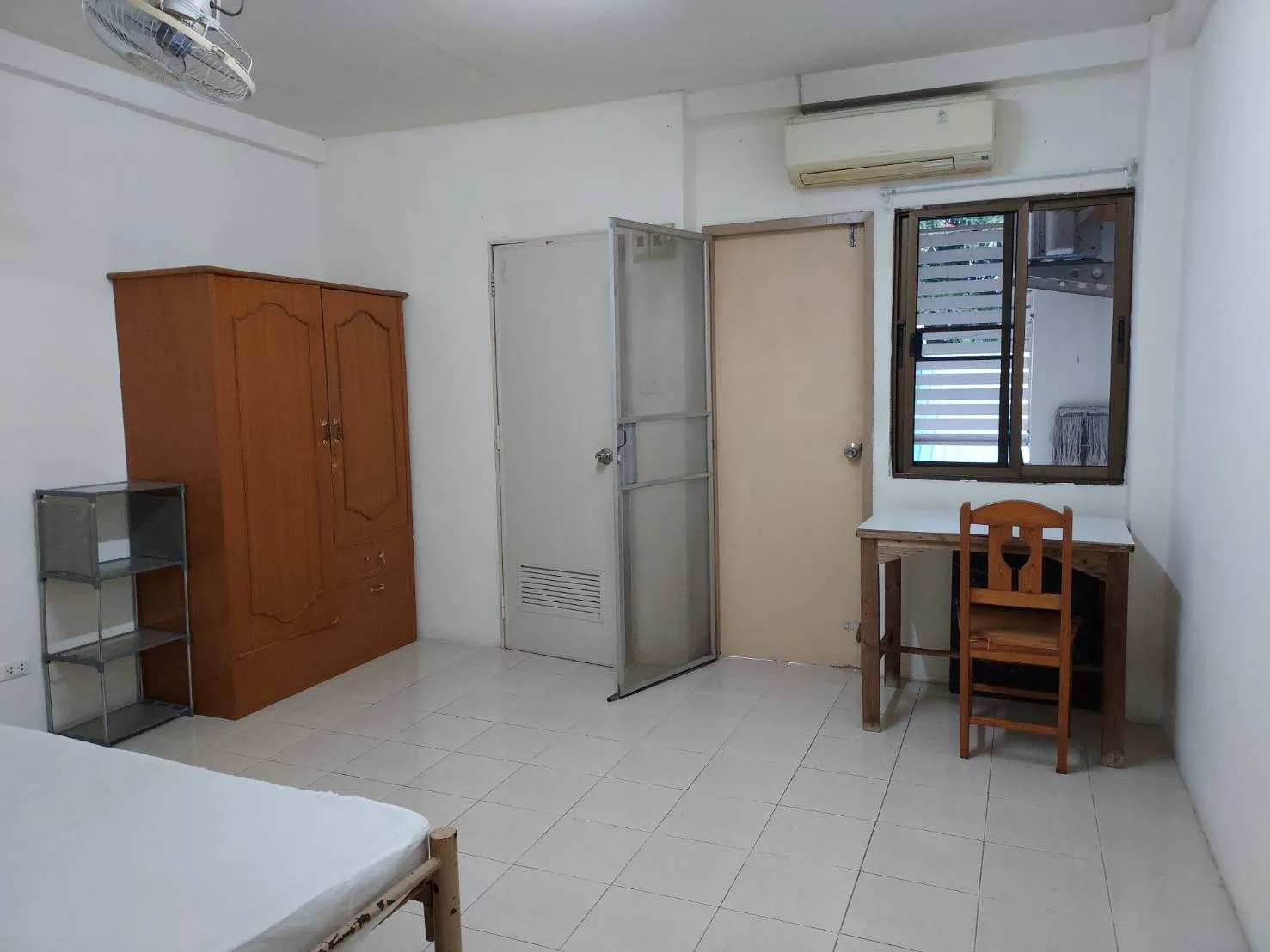 หอพักบ้านทรายทอง — 2