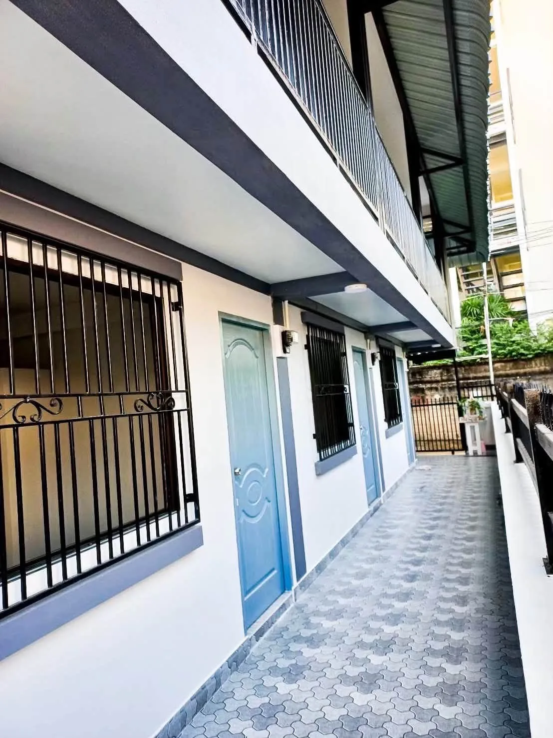 หอหญิงบ้านธนกมล — 2