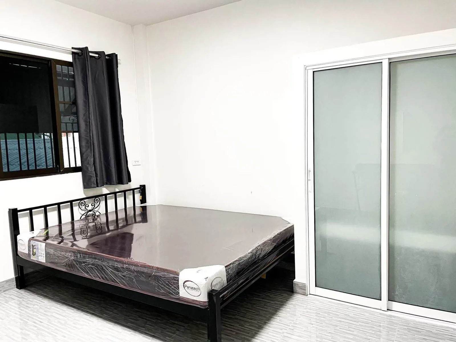 หอหญิงบ้านธนกมล — 4