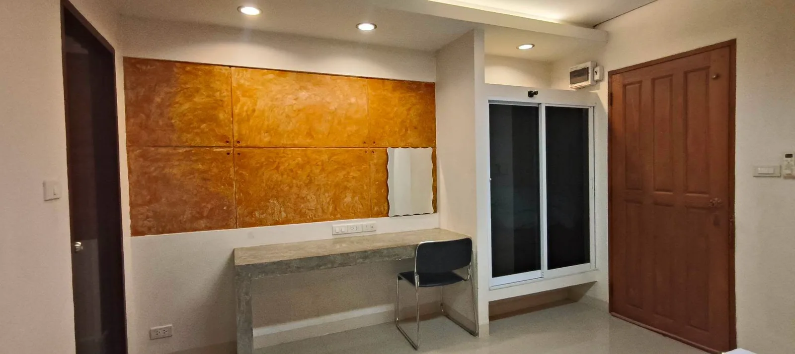 หอพักภูสราญ แมนชั่น (Phusaraan Mansion) — 6