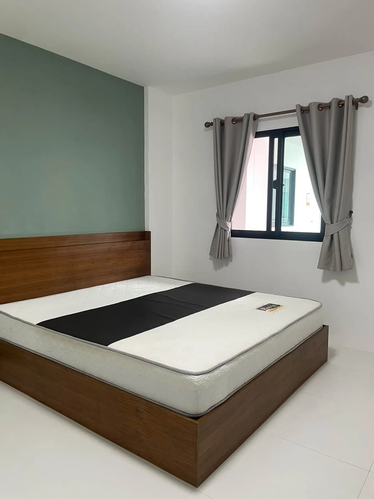 OTiZ Resident — 2